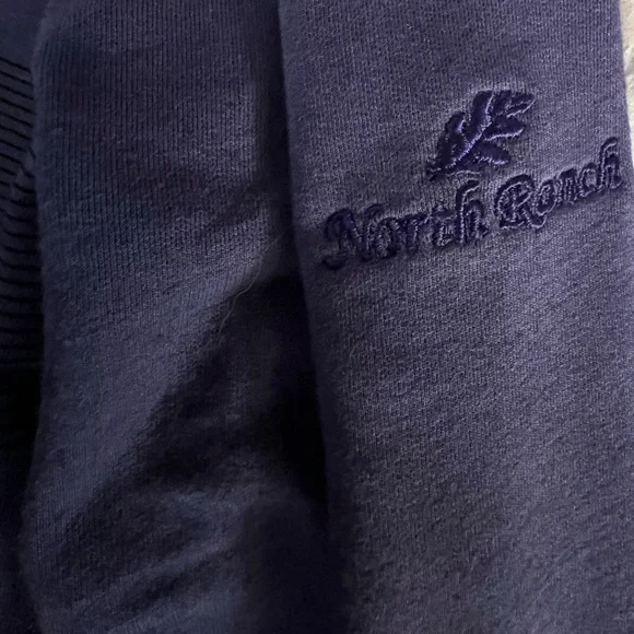 Travis Mathew’s golf pullover lightweight jacket - Picture 4 of 7